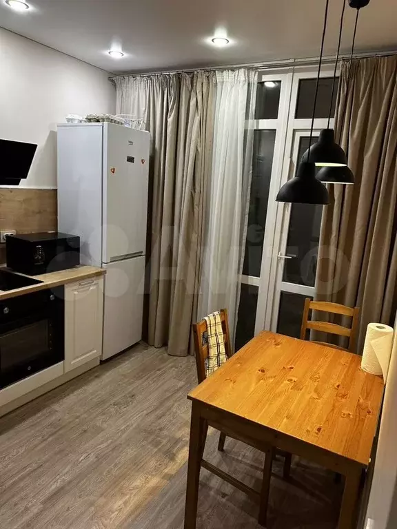 2-к. квартира, 60 м, 1/10 эт. - Фото 1