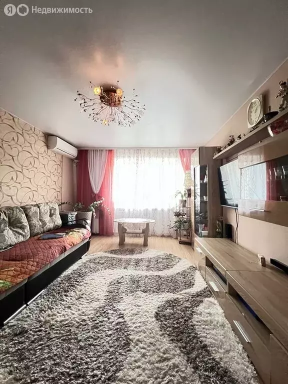 3-комнатная квартира: Артём, Каширская улица, 30 (60 м) - Фото 1