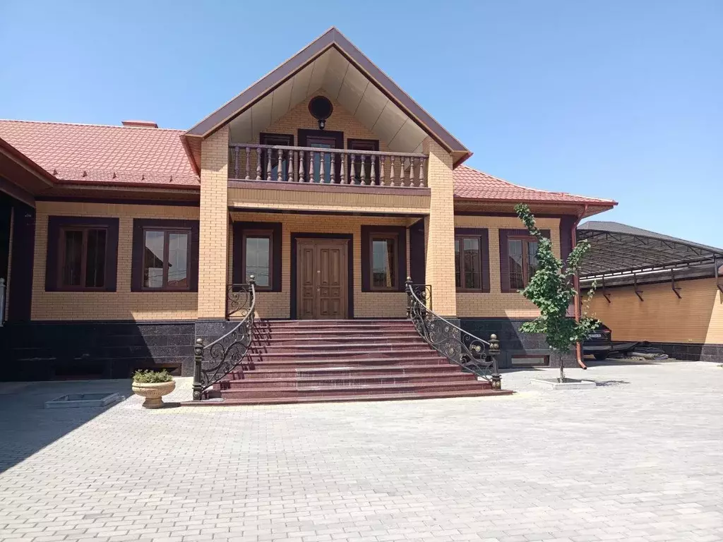 Дом в Чеченская республика, Грозный ул. Т. Ерохова, 79 (600 м) - Фото 1