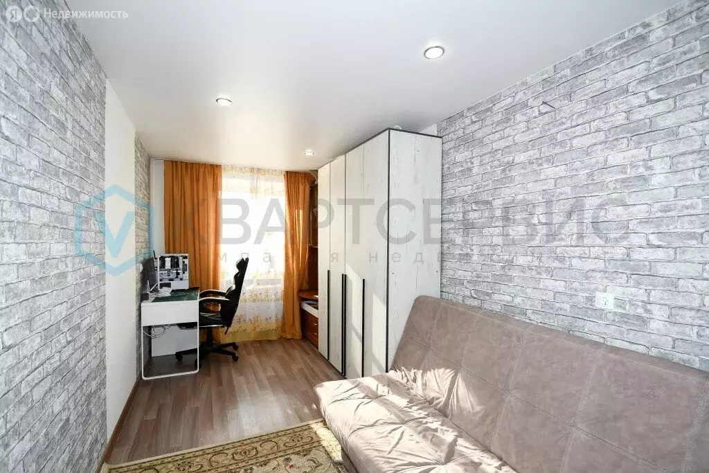 3-комнатная квартира: Омск, микрорайон Городок Нефтяников, улица 22 ... - Фото 1