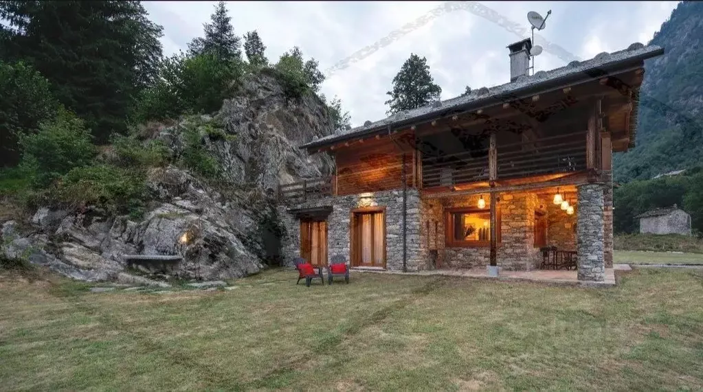 Дом в Алтайский край, Алтайский район, Айский сельсовет, с. Ая ул. ... - Фото 2