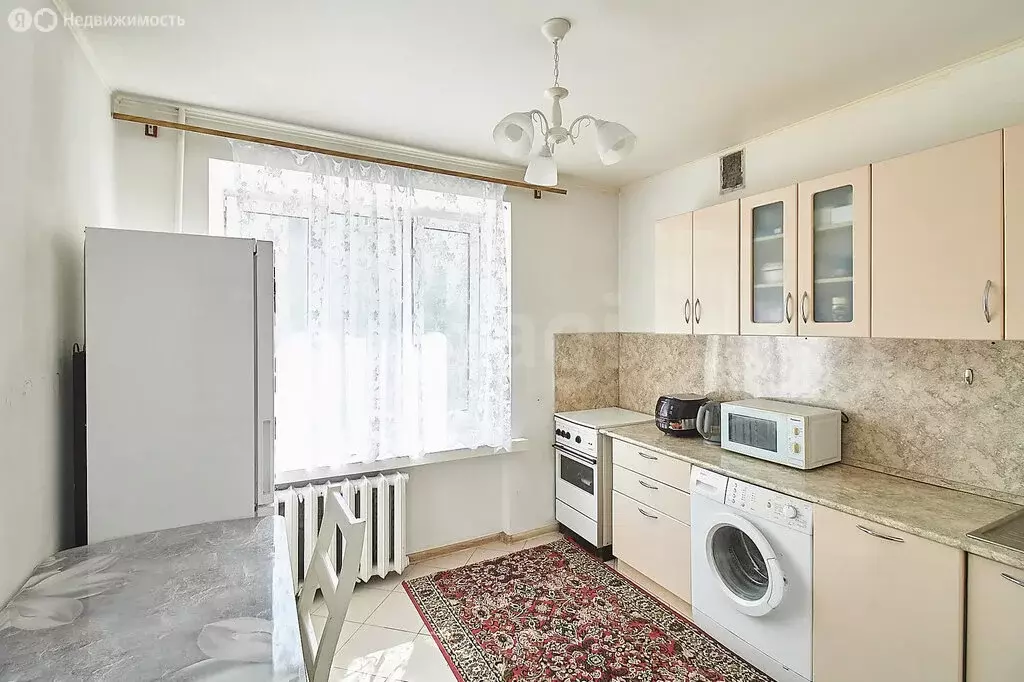 2-комнатная квартира: Тюмень, улица Свердлова, 18 (56.4 м) - Фото 1