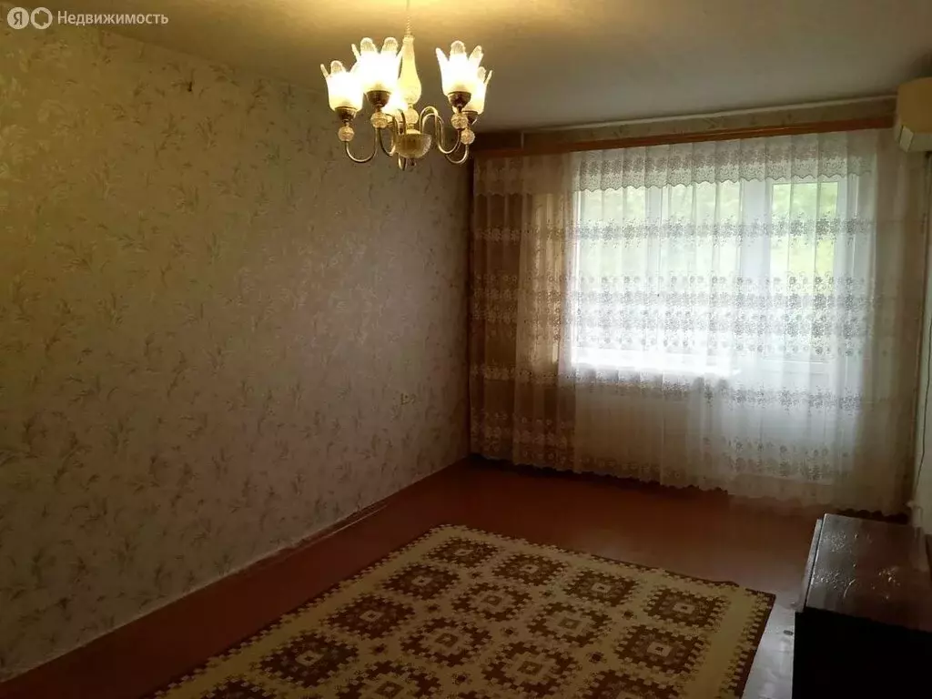3-комнатная квартира: Каменск-Шахтинский, Украинская улица, 54 (59.2 ... - Фото 0