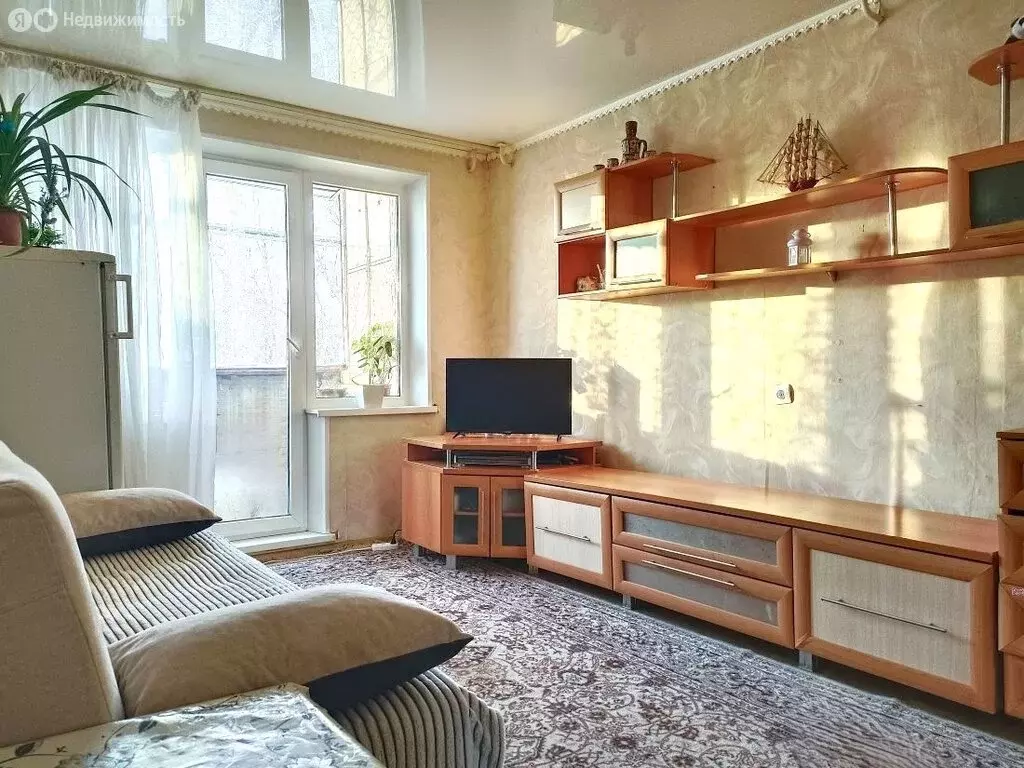 3-комнатная квартира: Челябинск, улица Масленникова, 10 (65 м) - Фото 2