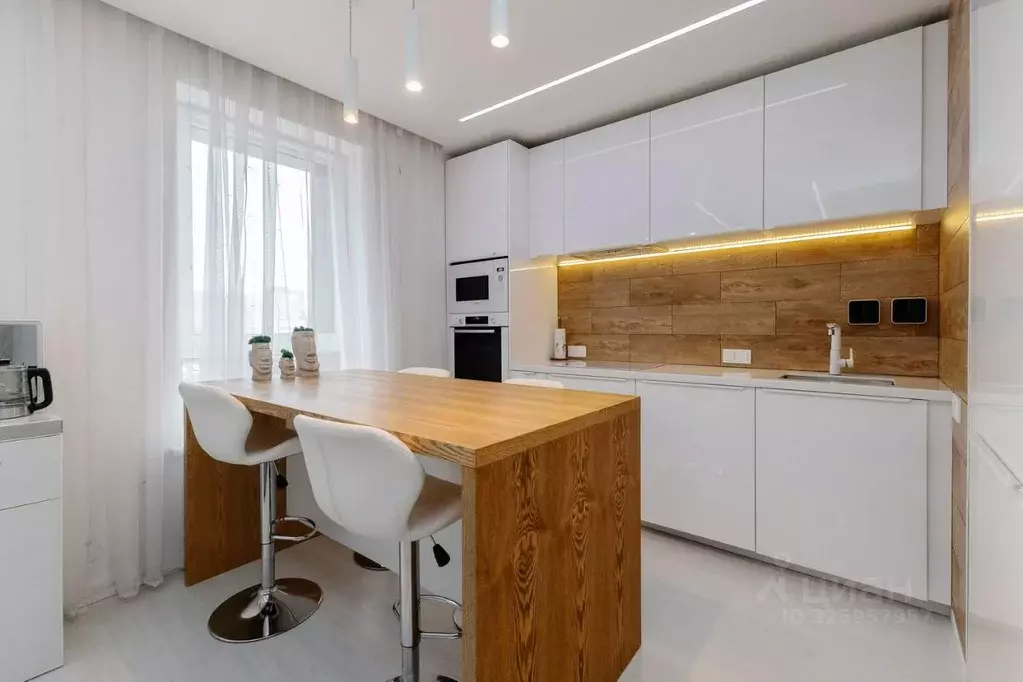 3-к кв. Свердловская область, Екатеринбург ул. Фурманова, 124 (90.3 м) - Фото 2