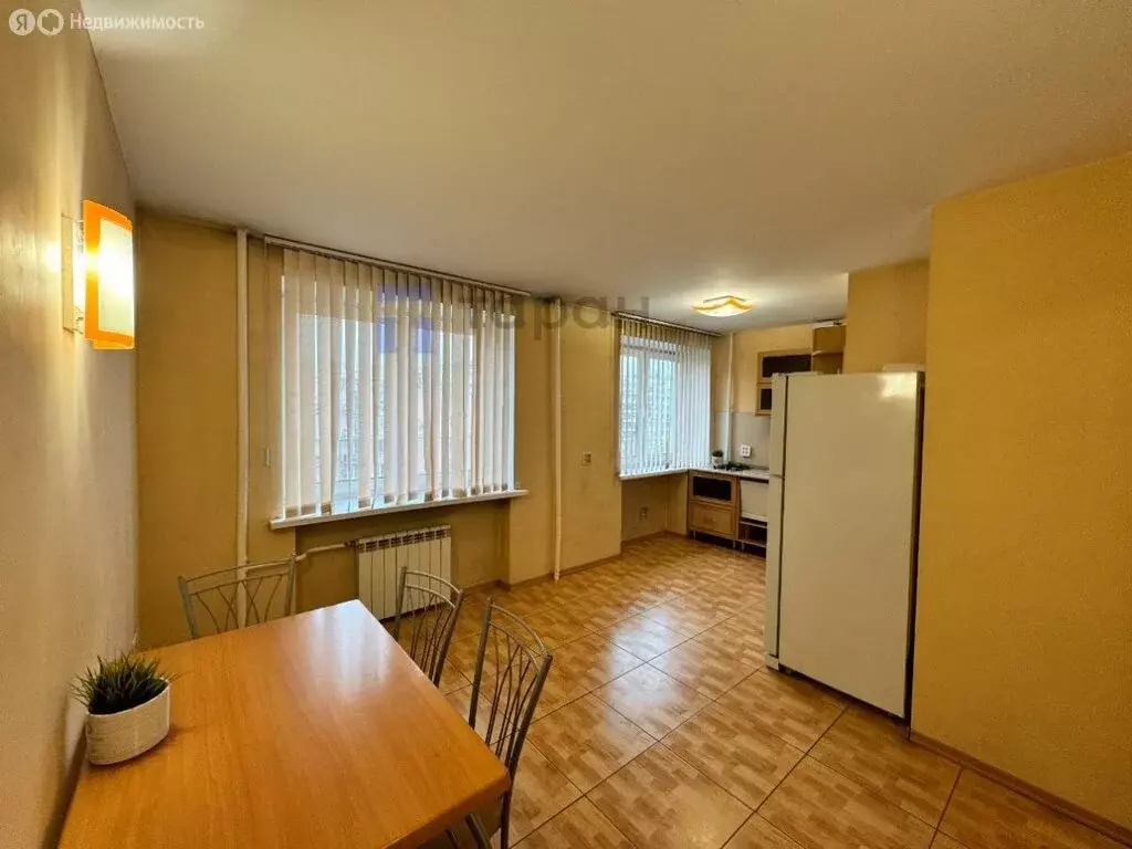 3-комнатная квартира: Челябинск, проспект Ленина, 23 (80 м) - Фото 1