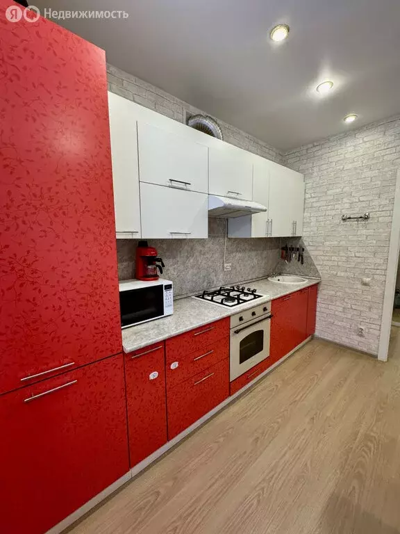 2-комнатная квартира: Киров, Садаковская улица, 8 (52.8 м) - Фото 2