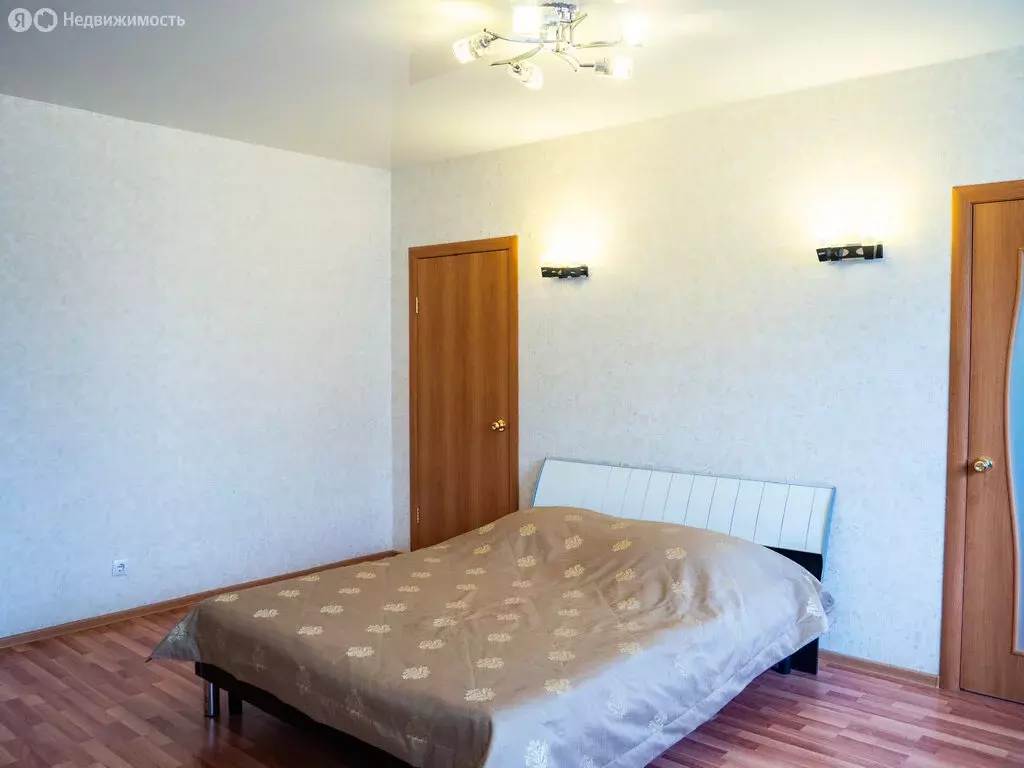 2-комнатная квартира: Пермь, улица Хохрякова, 25 (42 м) - Фото 1