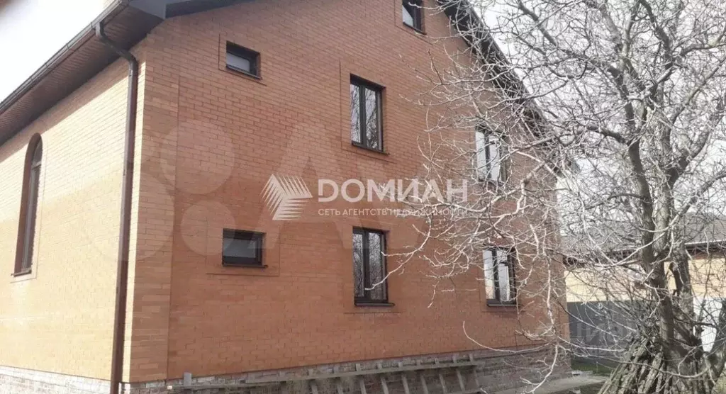 Дом в Ростовская область, Новочеркасск Радужная ул., 84 (240 м) - Фото 0