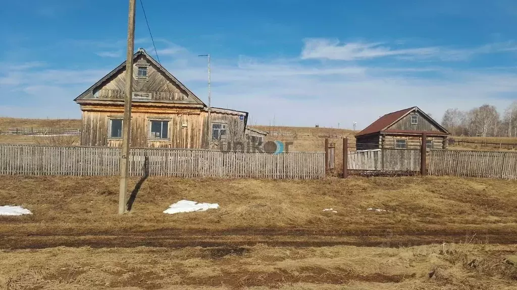 Дом в Башкортостан, Чекмагушевский район, Урнякский сельсовет, с. ... - Фото 1