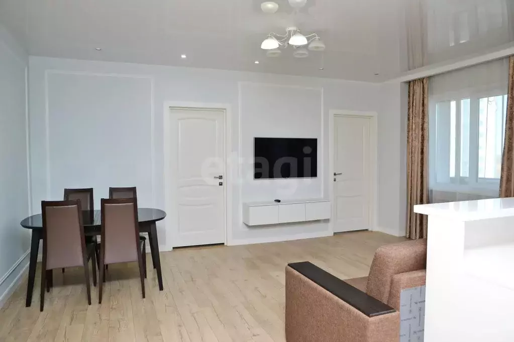 Квартира, 3 комнаты, 82.8 м - Фото 0