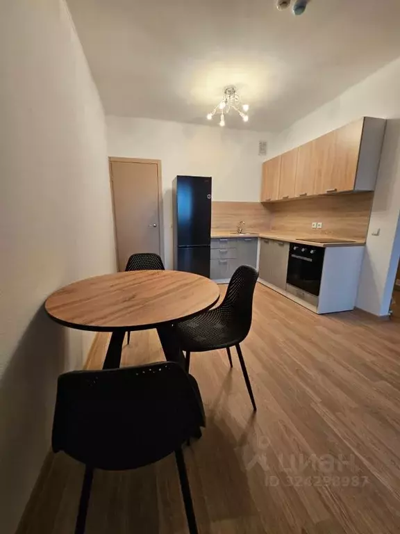 2-к кв. Свердловская область, Екатеринбург ул. Сурикова, 63 (53.0 м) - Фото 1