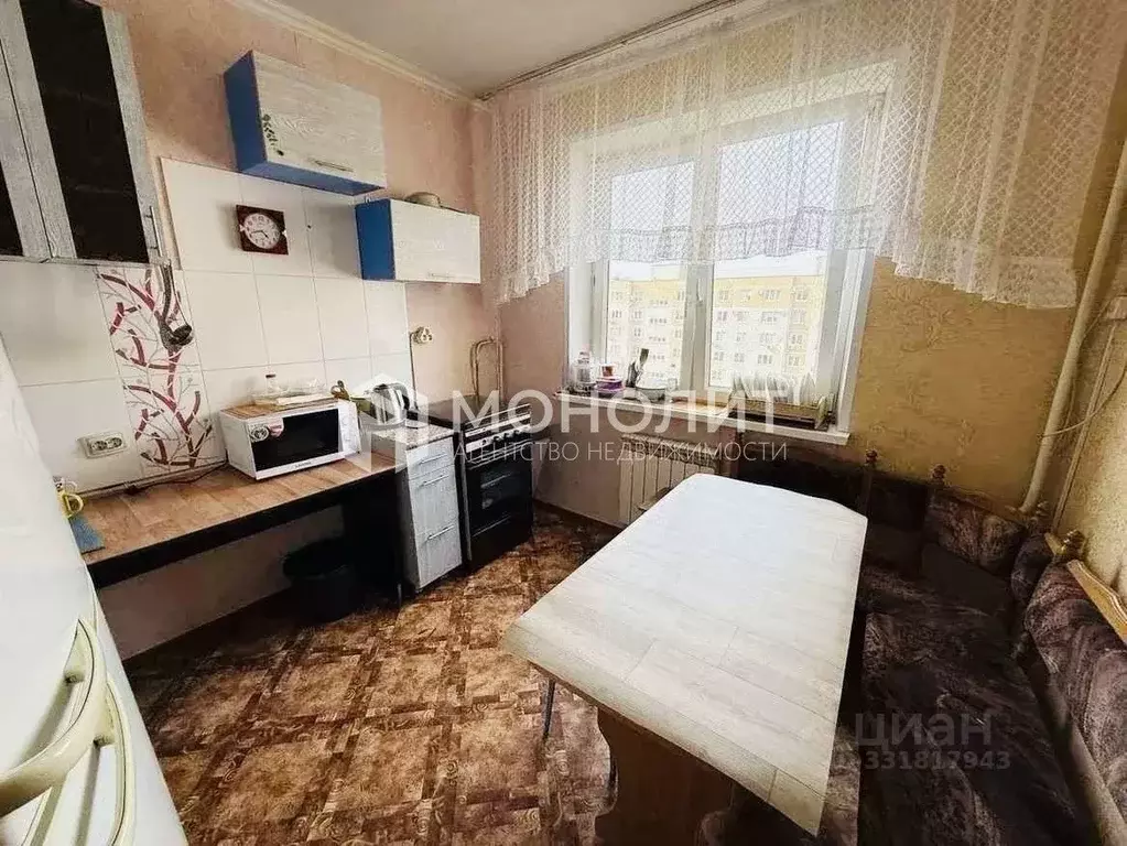 3-к кв. Белгородская область, Старый Оскол Южный мкр, 2к2 (65.0 м) - Фото 1