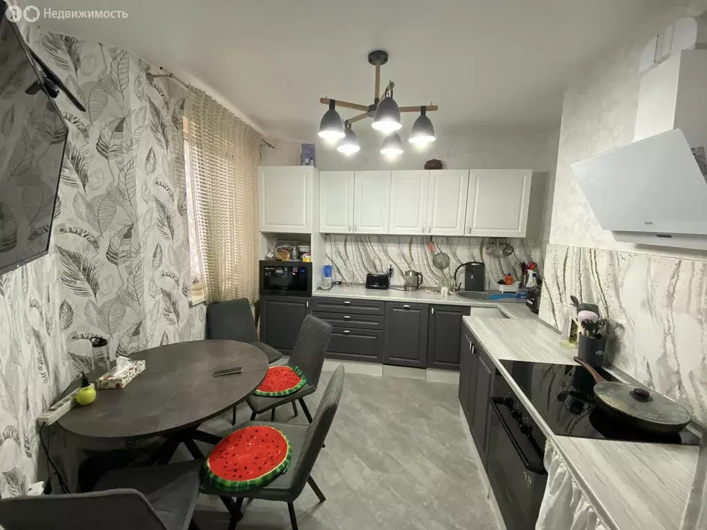 3-комнатная квартира: Новый Уренгой, район Южная Жилая Часть, ... - Фото 2