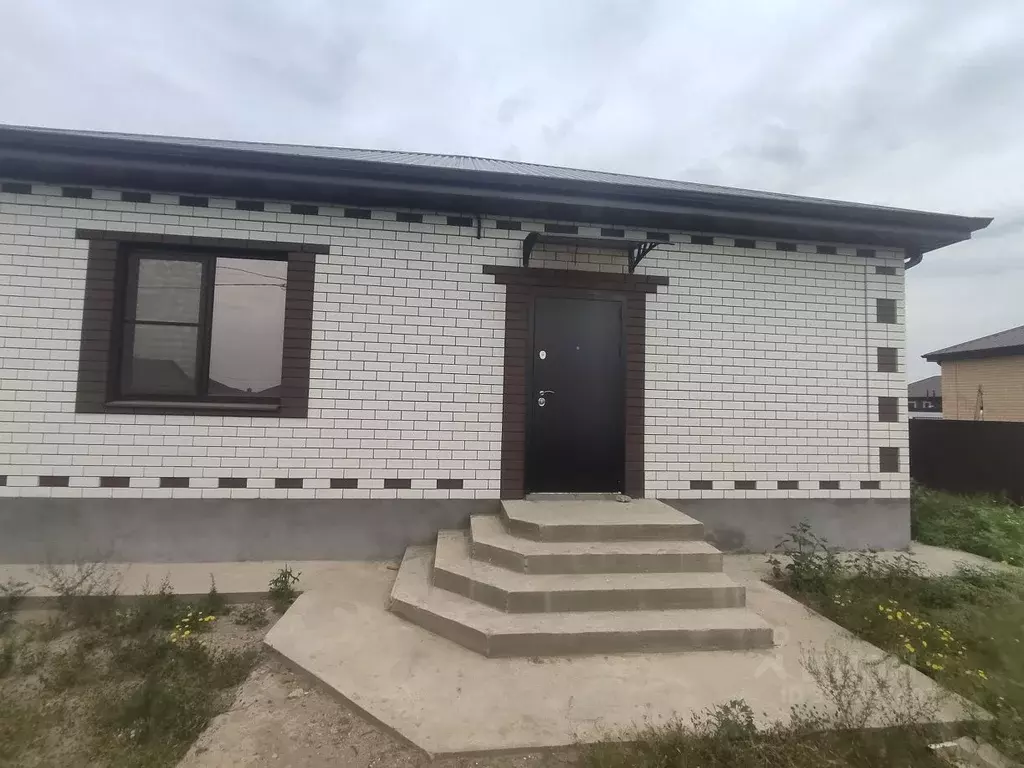 Дом в Астраханская область, Приволжский район, с. Растопуловка ул. ... - Фото 1