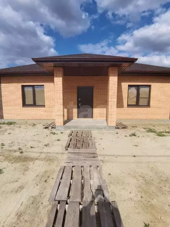 Дом в Белгородская область, Старооскольский городской округ, с. ... - Фото 1