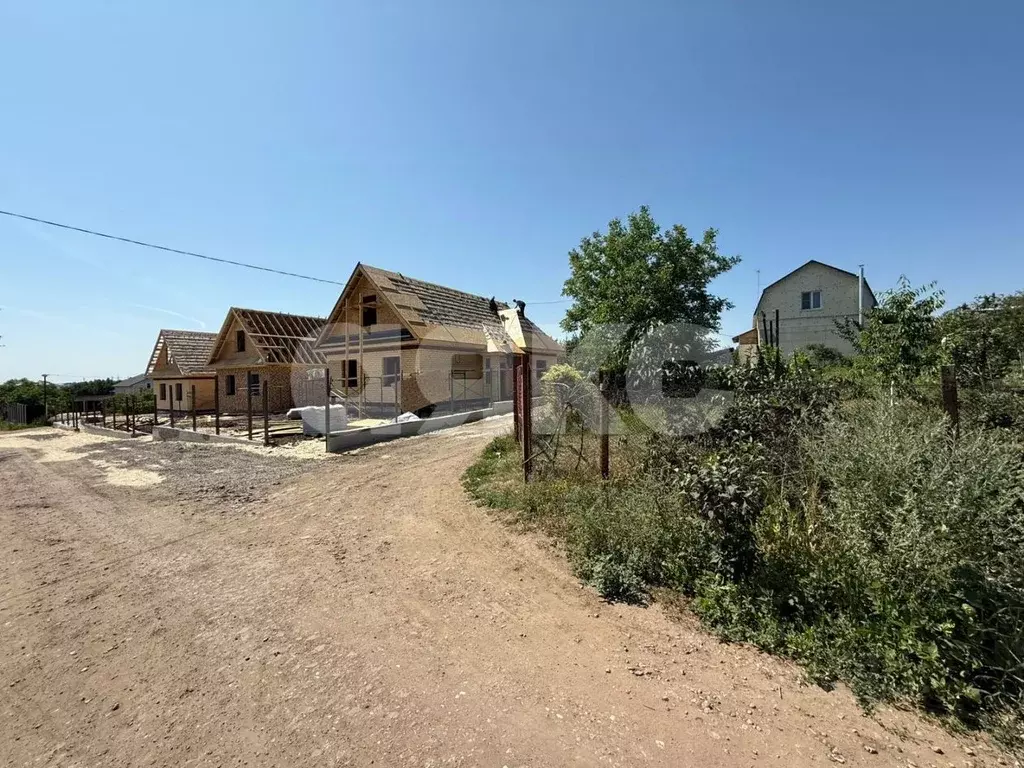 Дом в Волгоградская область, Волгоград ул. Джамбула Джабаева (120 м) - Фото 1