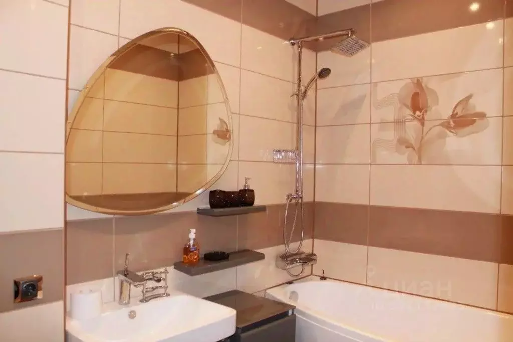 2-к кв. Пермский край, Березники ул. Пятилетки, 44 (60.0 м) - Фото 0