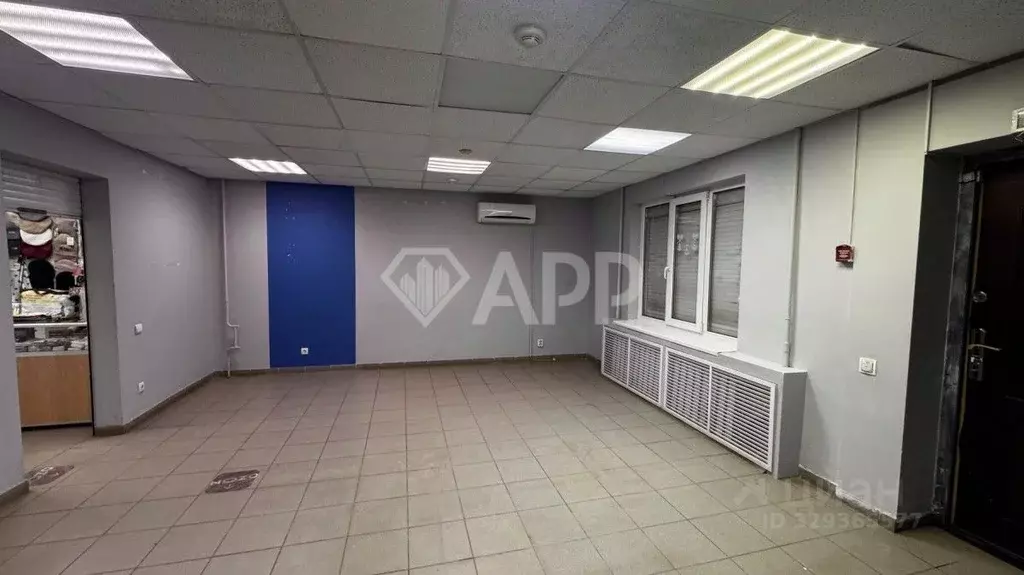 Помещение свободного назначения в Удмуртия, Ижевск ул. Михаила ... - Фото 2