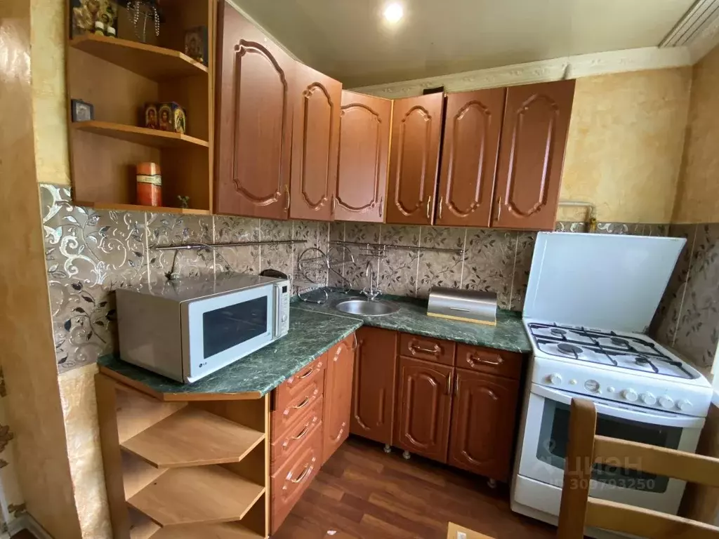 3-к кв. Омская область, Омск ул. Яковлева, 10 (51.0 м) - Фото 0