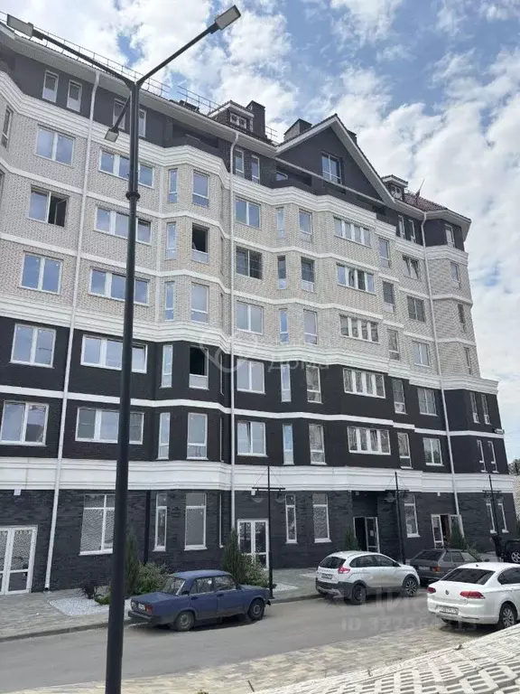 1-к кв. Волгоградская область, Волгоград ул. Покрышкина, 2 (41.5 м) - Фото 1