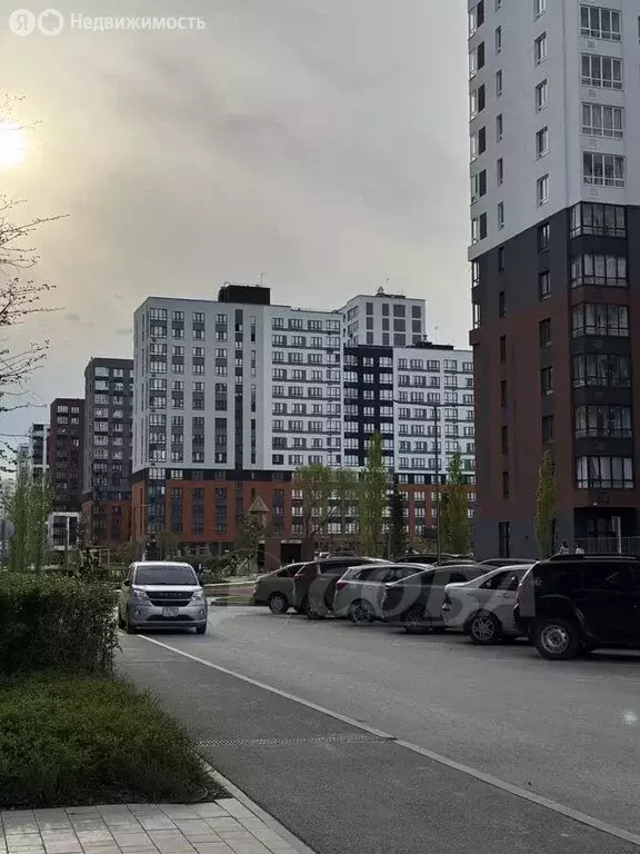 3-комнатная квартира: Тюмень, Народная улица, 4к6 (110 м) - Фото 1
