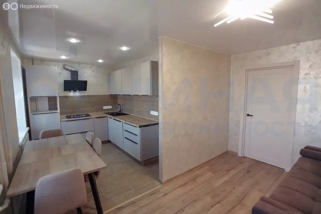 2-комнатная квартира: Ярославль, Большая Октябрьская улица, 126 (61 м) - Фото 1