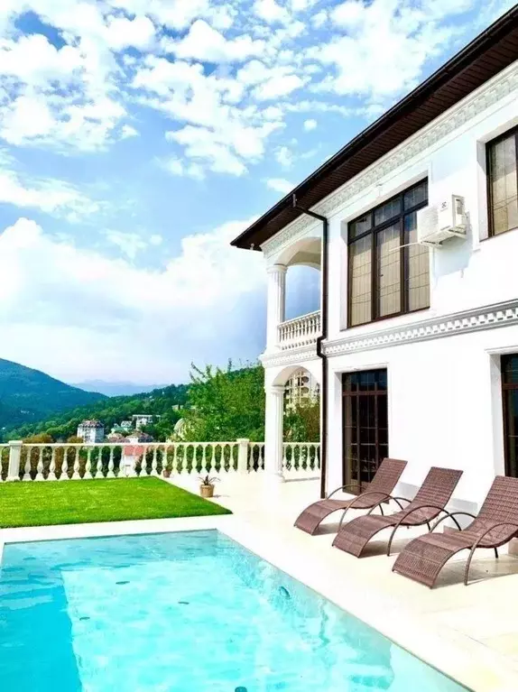 Дом в Краснодарский край, Сочи Центральный мкр, ул. Кубанская (270 м) - Фото 1