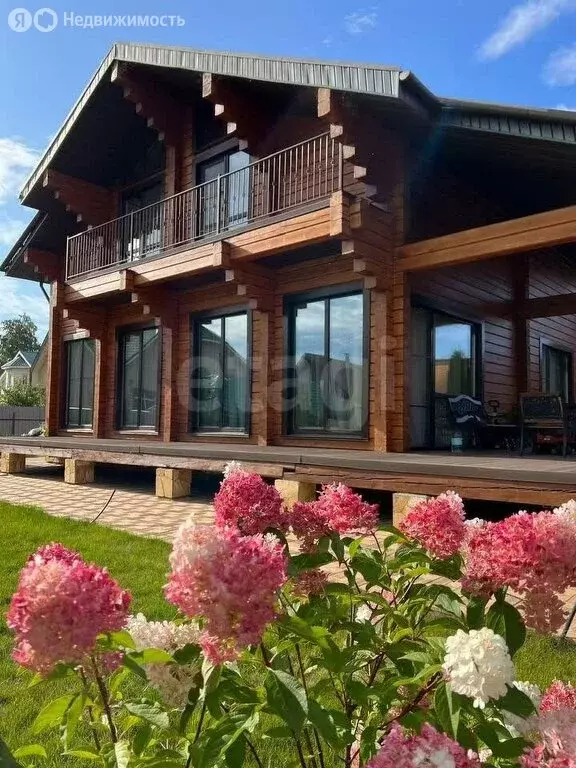 Дом в Голубой Залив, улица Первопроходцев (222 м) - Фото 1