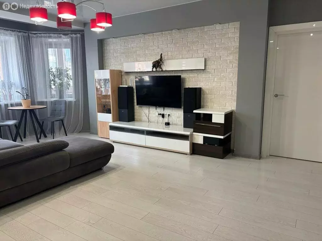 3-комнатная квартира: Абакан, улица Лермонтова, 21 (84 м) - Фото 1