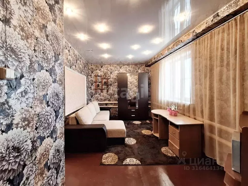 3-к кв. Кемеровская область, Ленинск-Кузнецкий ул. Зорина, 13 (104.3 ... - Фото 0