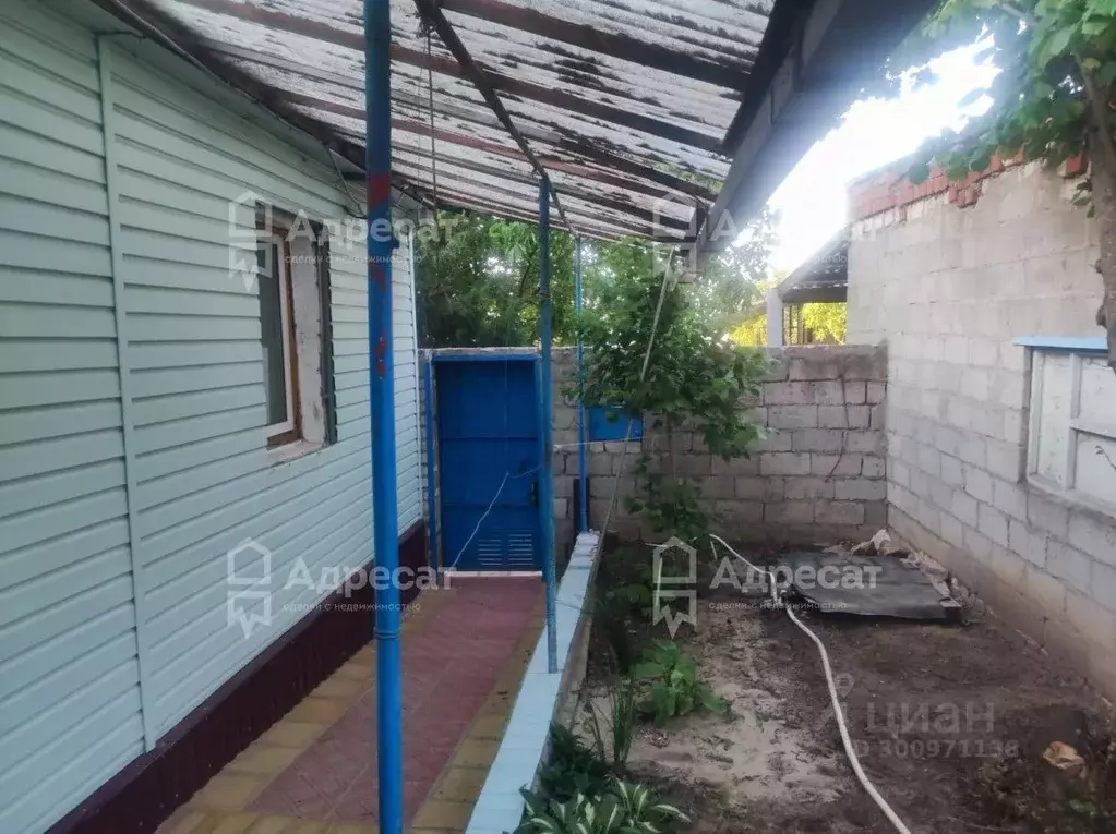 Дом в Волгоградская область, Волгоград ул. Клавы Панчишкиной (66 м) - Фото 1