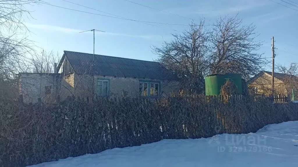 Дом в Саратовская область, Татищевский район, Ягодно-Полянское ... - Фото 1