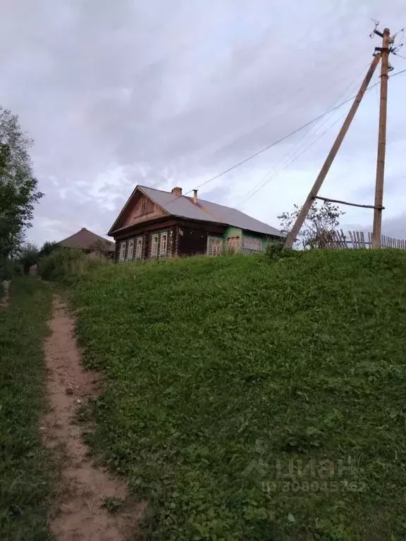 Дом в Нижегородская область, Уренский муниципальный округ, д. Веденино ... - Фото 1