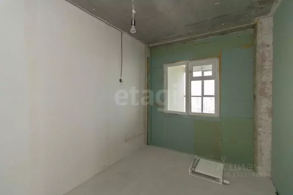 3-к кв. Тюменская область, Тюмень ул. Федюнинского, 64к1 (79.9 м) - Фото 1