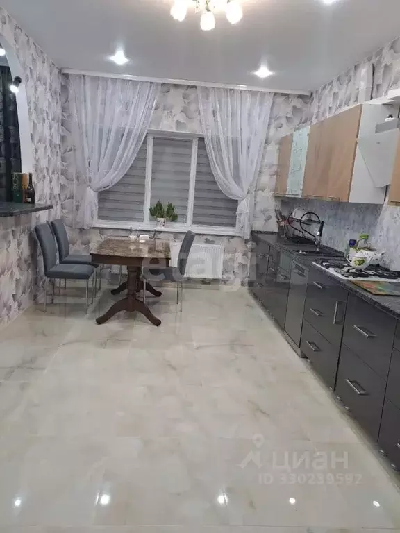 Дом в Крым, Армянск ул. Воинов-Интернационалистов, 41 (300 м) - Фото 1