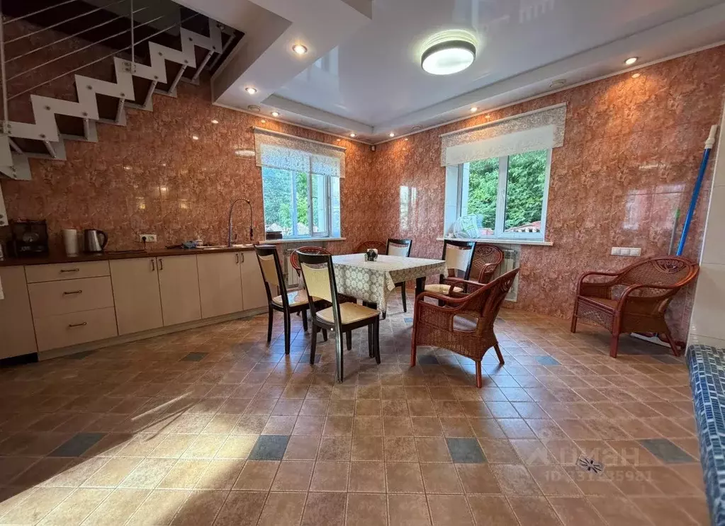 Дом в Новосибирская область, Новосибирск ул. Серафимовича, 62 (150 м) - Фото 2