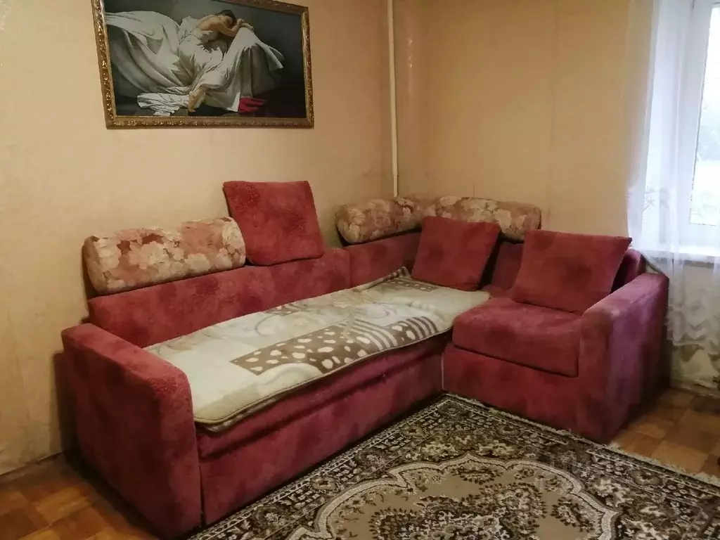 3-к кв. Ленинградская область, Тихвин Чернышевская ул., 13 (68.0 м) - Фото 0