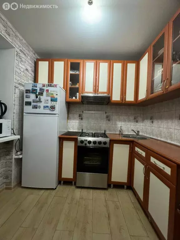 3-комнатная квартира: Новороссийск, улица Советов, 10 (56 м) - Фото 0