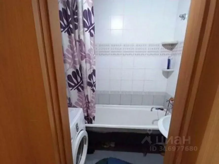 2-к кв. Ханты-Мансийский АО, Сургут ул. Крылова, 47 (40.0 м) - Фото 0