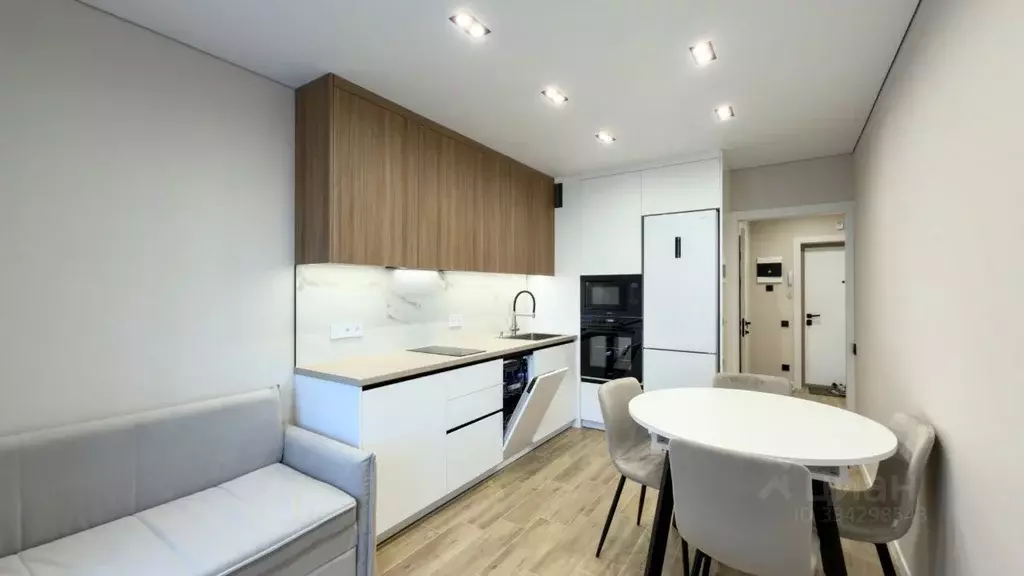 1-к кв. Татарстан, Казань ул. Рауиса Гареева, 103А (36.0 м) - Фото 2
