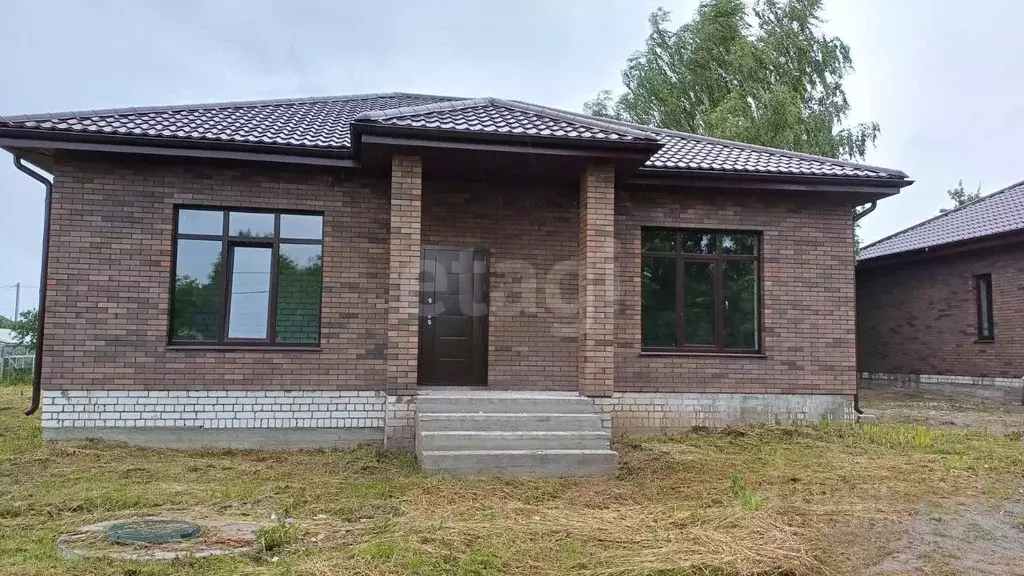 Дом в Брянская область, Брянский район, Снежское с/пос, с. Толмачево, ... - Фото 1