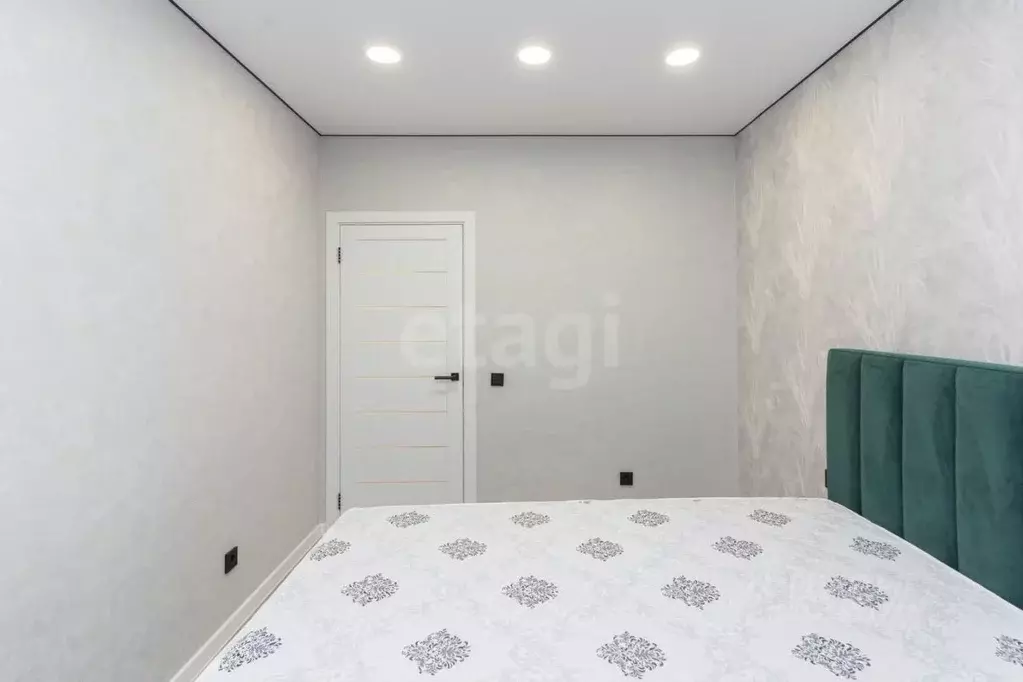 1-к кв. Тюменская область, Тюмень ул. Валентины Трофимовой, 8 (40.3 м) - Фото 0