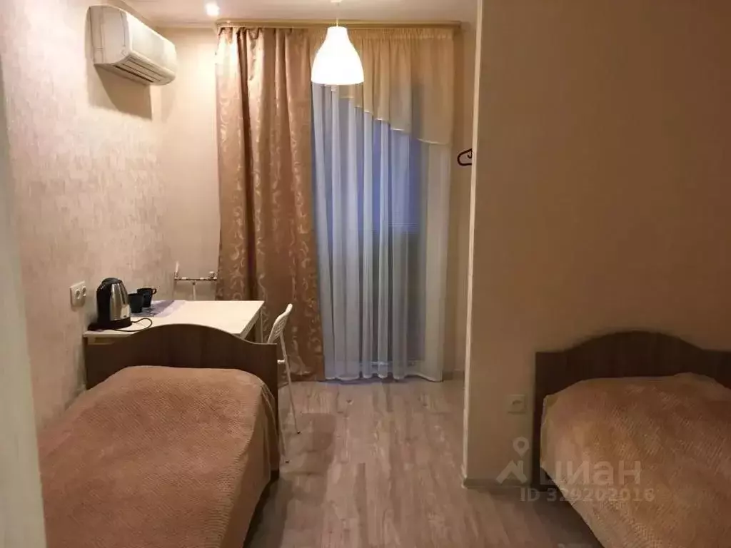 Комната Свердловская область, Екатеринбург ул. Вайнера, 13 (10.0 м) - Фото 1