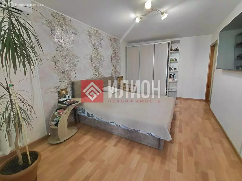 3-комнатная квартира: Севастополь, улица Ефремова, 24 (77.6 м) - Фото 1