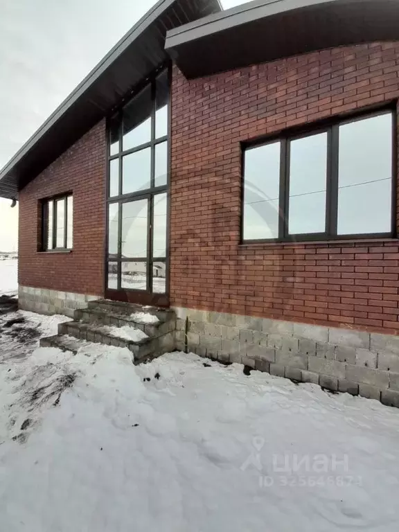 Дом в Белгородская область, Старооскольский городской округ, с. ... - Фото 1