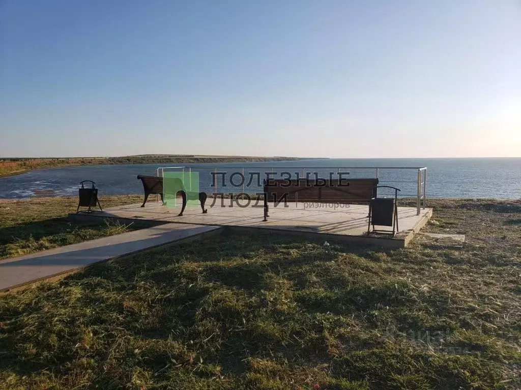 Участок в Крым, Ленинский район, Мысовское с/пос, с. Заводское ул. ... - Фото 2