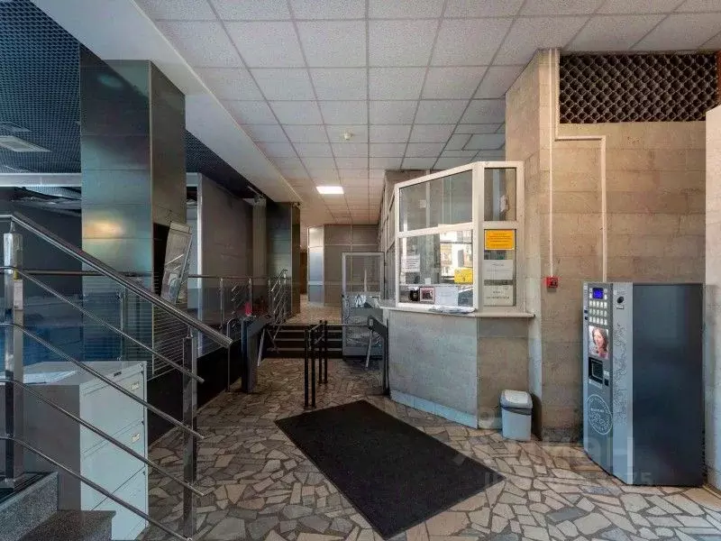 Торговая площадь в Санкт-Петербург пл. Конституции, 2 (22 м) - Фото 0