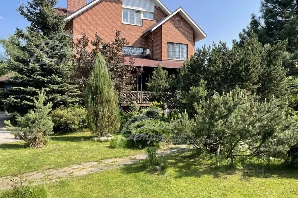 Дом в Москва д. Десна, ул. Широкая (430 м) - Фото 1