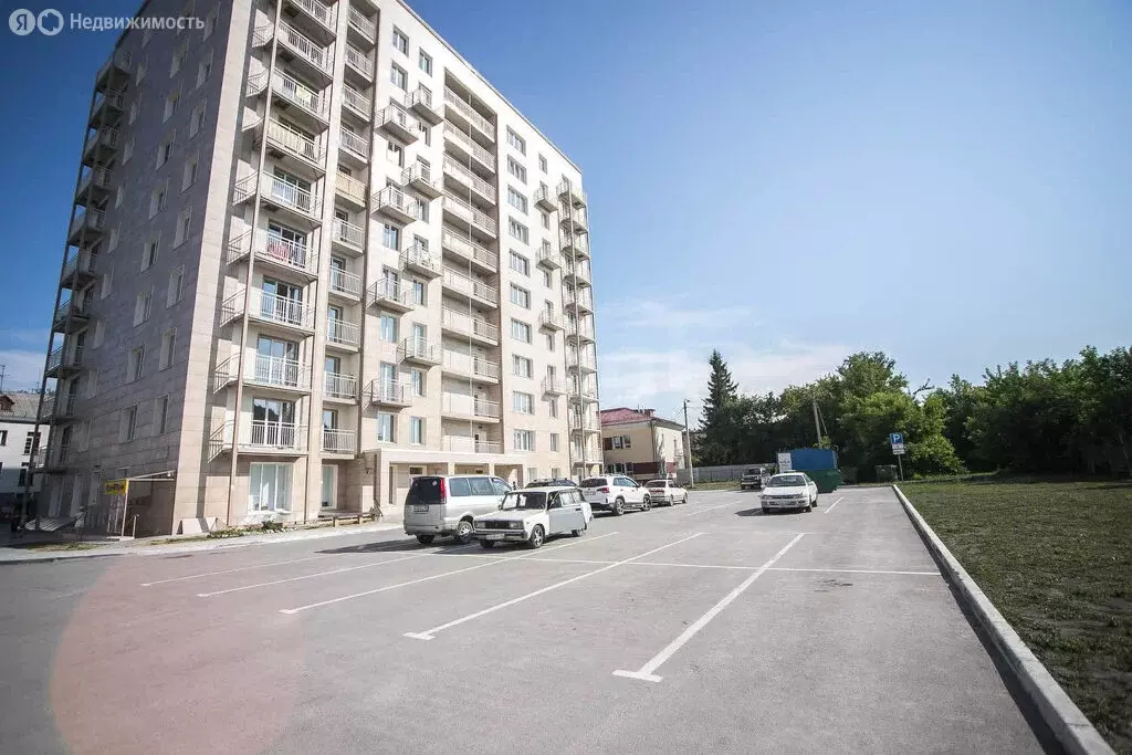 3-комнатная квартира: Бердск, ул. Ленина, 124 (71.2 м) - Фото 1